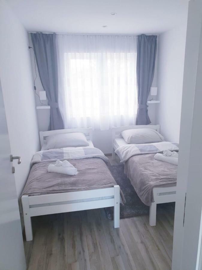 Apartmani Andrej Udbina Exterior foto